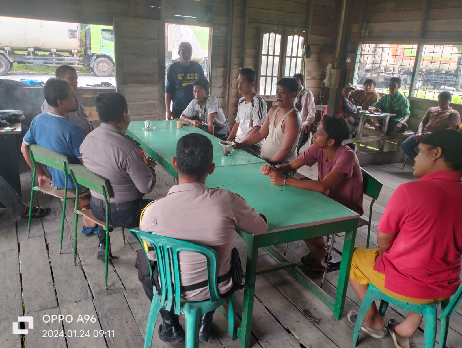 Cooling System Menuju Pemilu Yang Aman dan Damai Polisi Sambangi Masyarakat